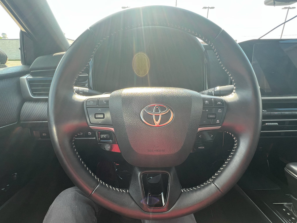 Used 2025 Toyota Camry SE FWD image 20