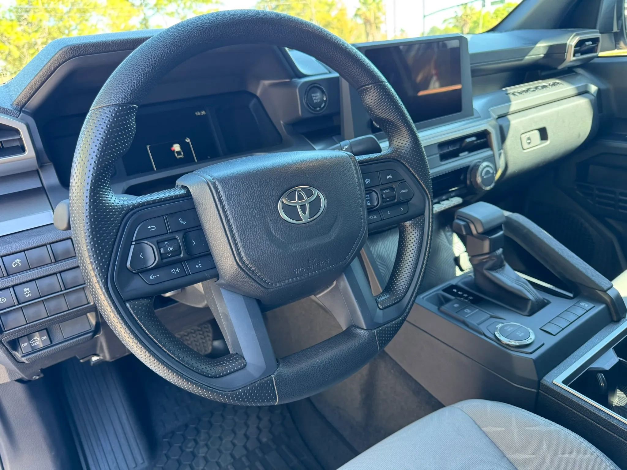 Used 2025 Toyota Tacoma SR5 image 9