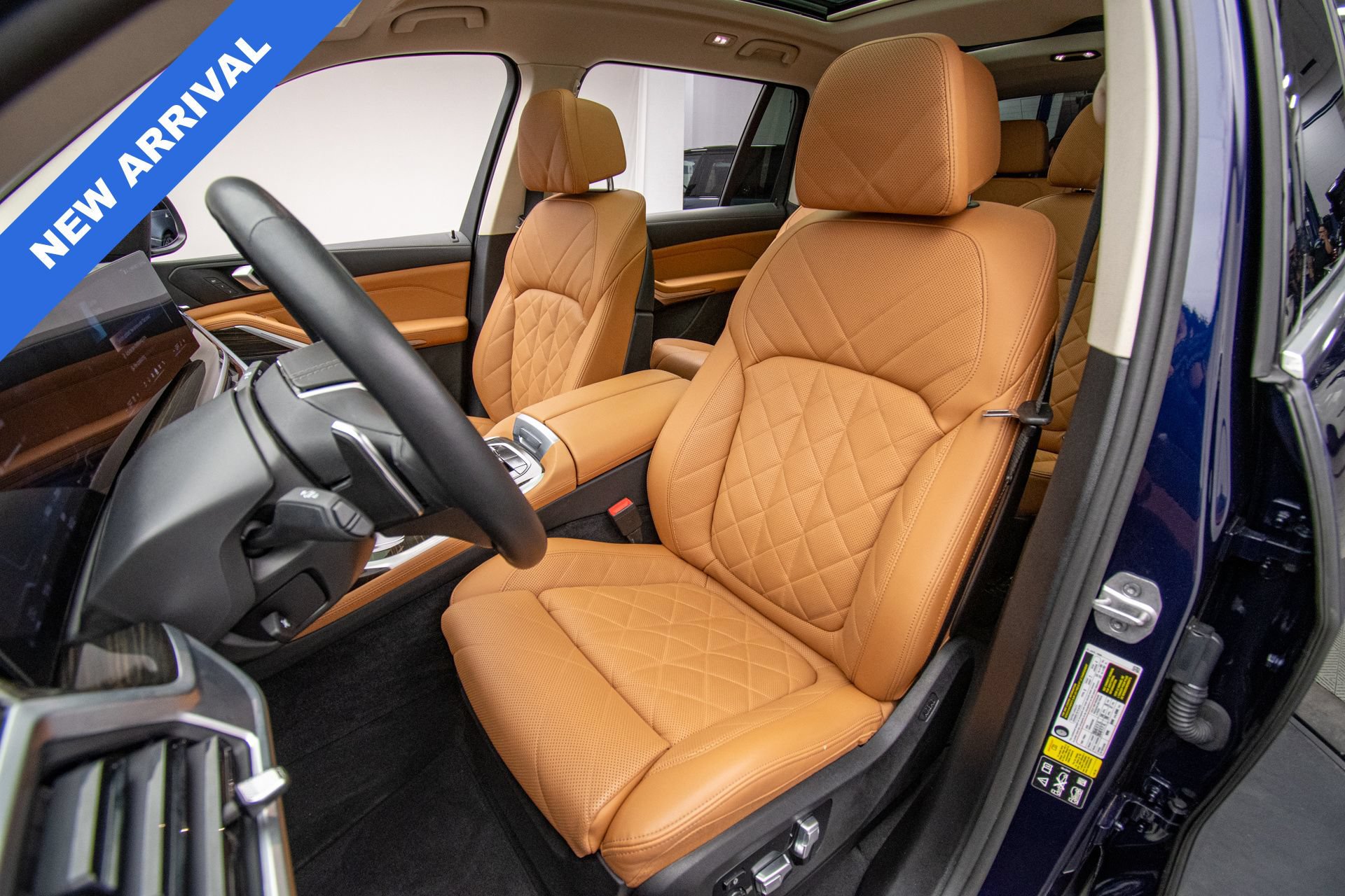 Used 2024 BMW X7 xDrive40i w/ Climate Comfort Package AWD/4WD image 11