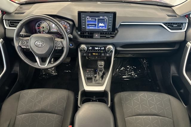 Certified 2022 Toyota RAV4 XLE w/ XLE Grade Weather Package AWD/4WD image 17