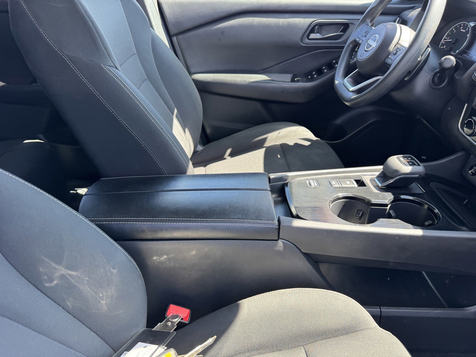 Used 2024 Nissan Rogue S image 8