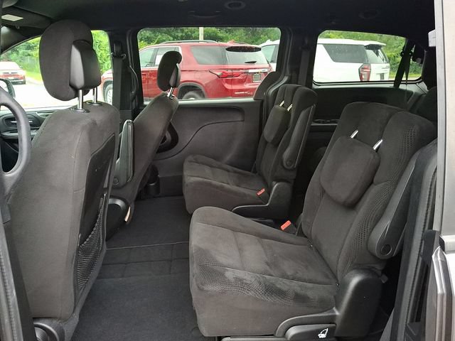 Used 2016 Dodge Grand Caravan SE FWD image 19