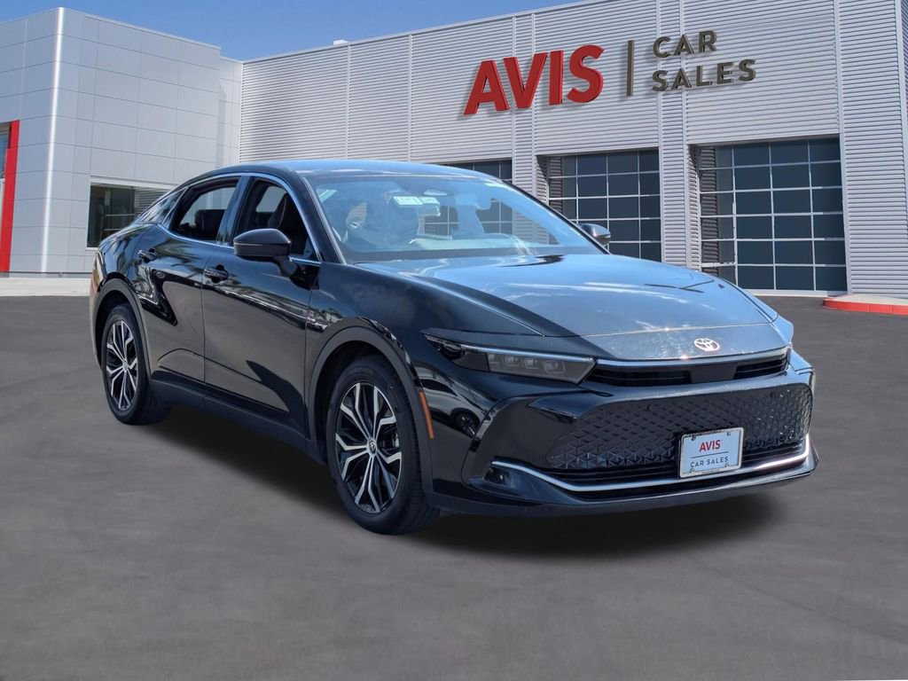 Used 2024 Toyota Crown Limited image 3