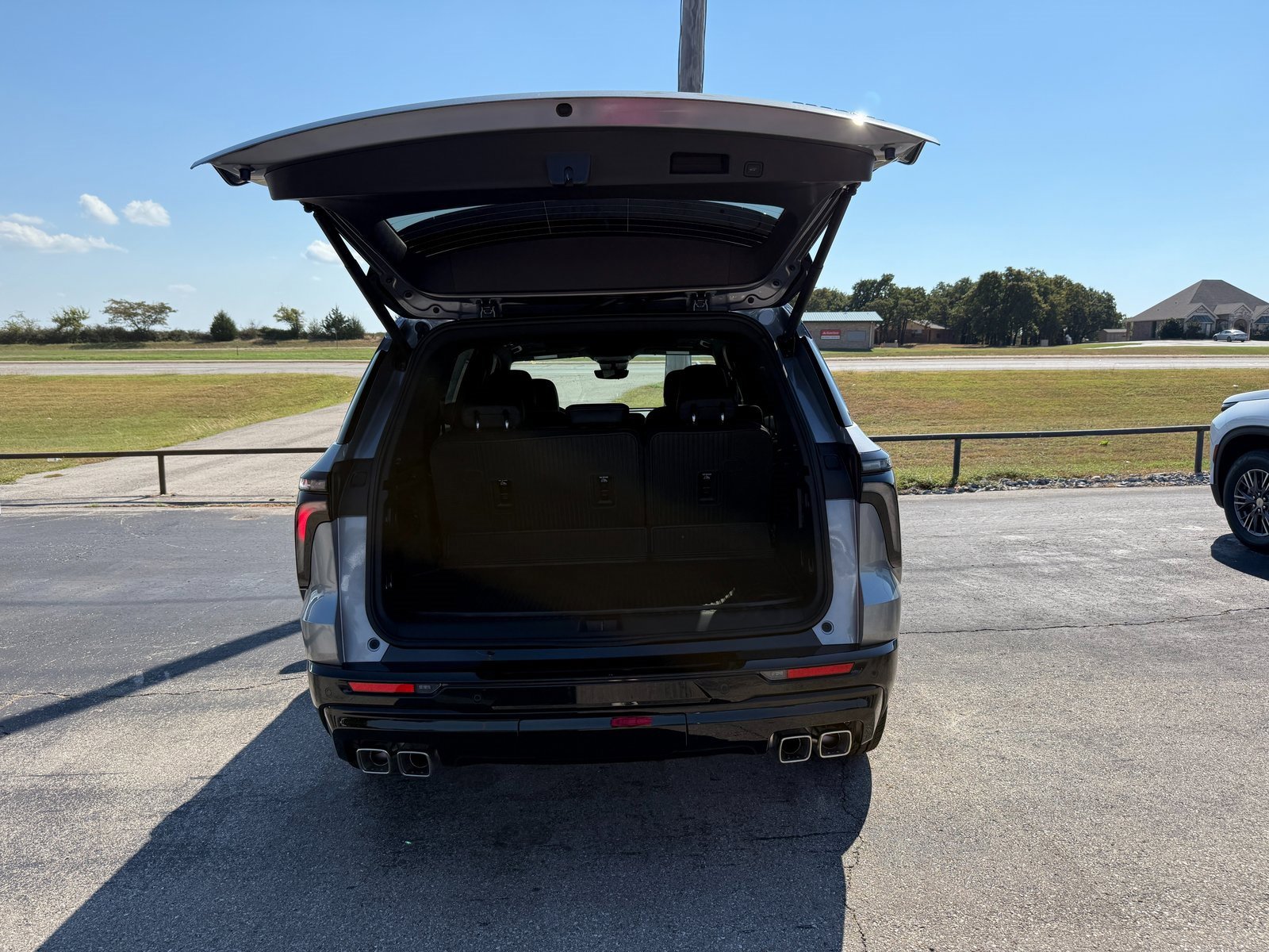 New 2026 Chevrolet Traverse High Country w/ LPO, Floor Liner Package image 9