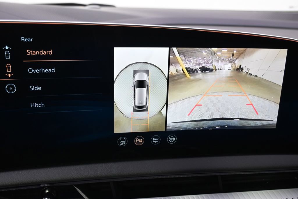 Certified 2025 Cadillac Optiq Luxury 2 w/ LPO, Floor Liner Package AWD/4WD image 29