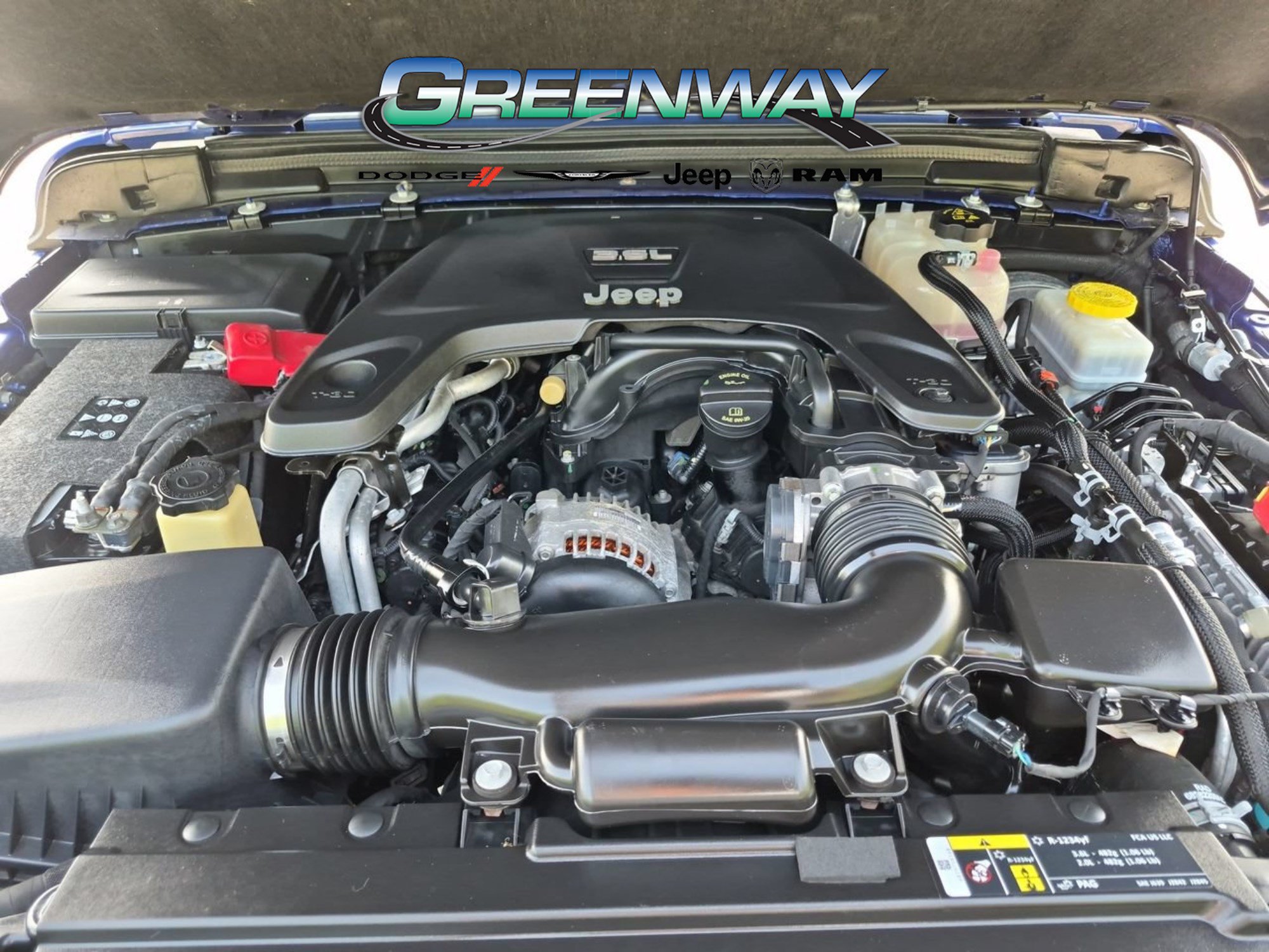 Used 2018 Jeep Wrangler Unlimited Sahara AWD/4WD image 6