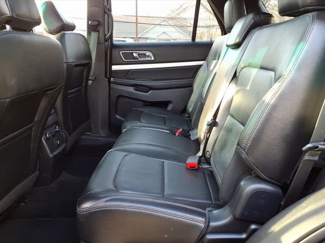 Used 2017 Ford Explorer XLT w/ Equipment Group 202A image 10