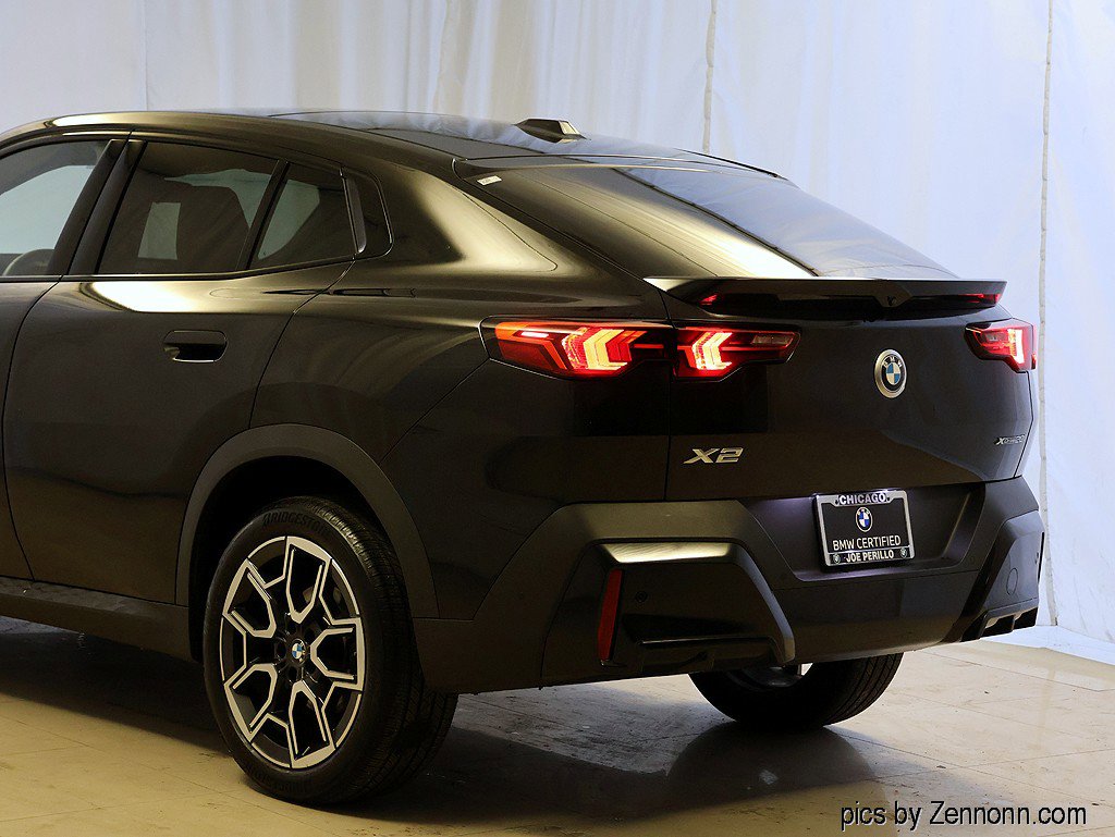 Certified 2025 BMW X2 xDrive28i image 8