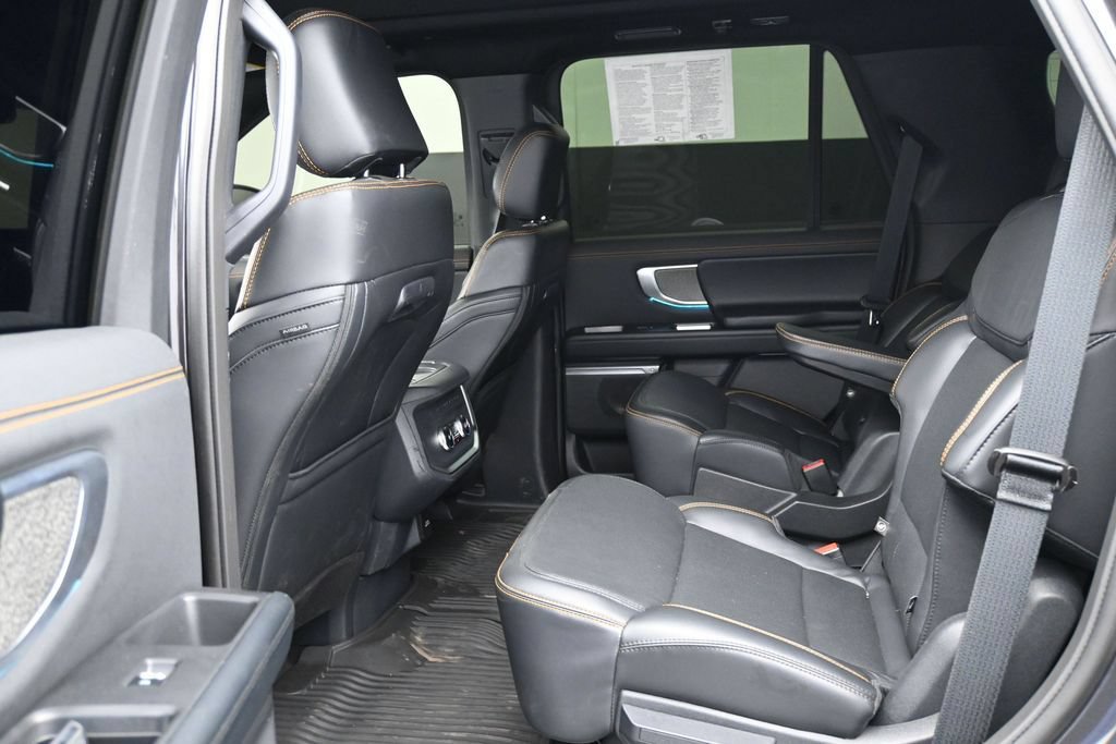 Used 2025 Ford Expedition Tremor AWD/4WD image 17