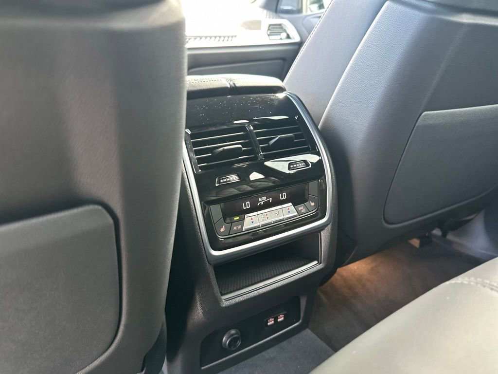New 2026 BMW X5 M60i image 24