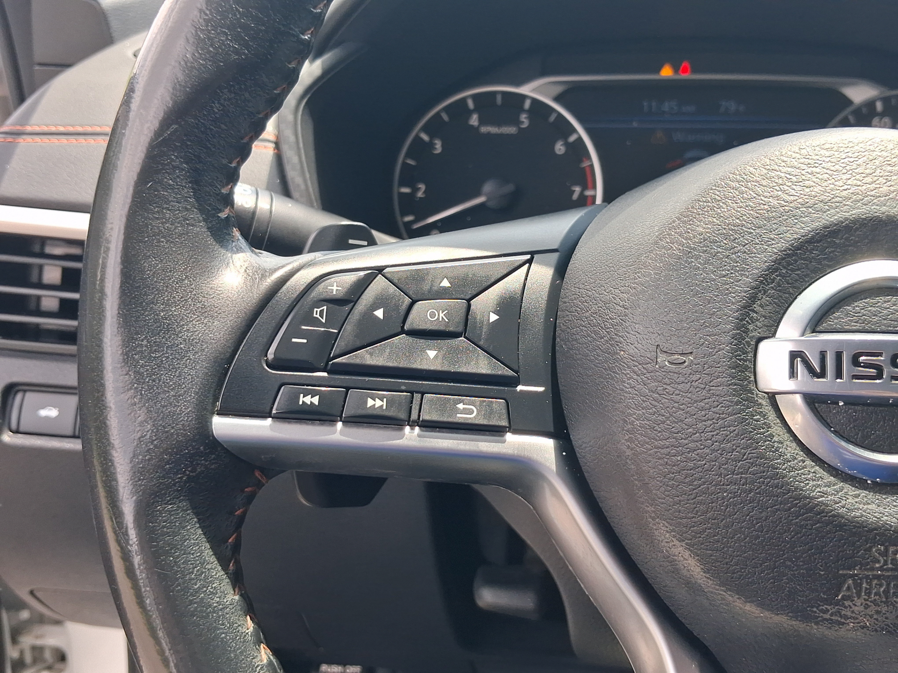 Used 2022 Nissan Altima 2.5 SR FWD image 11