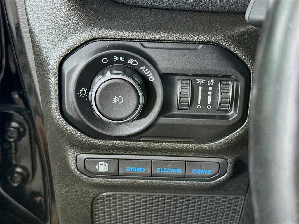 Used 2022 Jeep Wrangler Unlimited Sahara w/ Cold Weather Group image 12