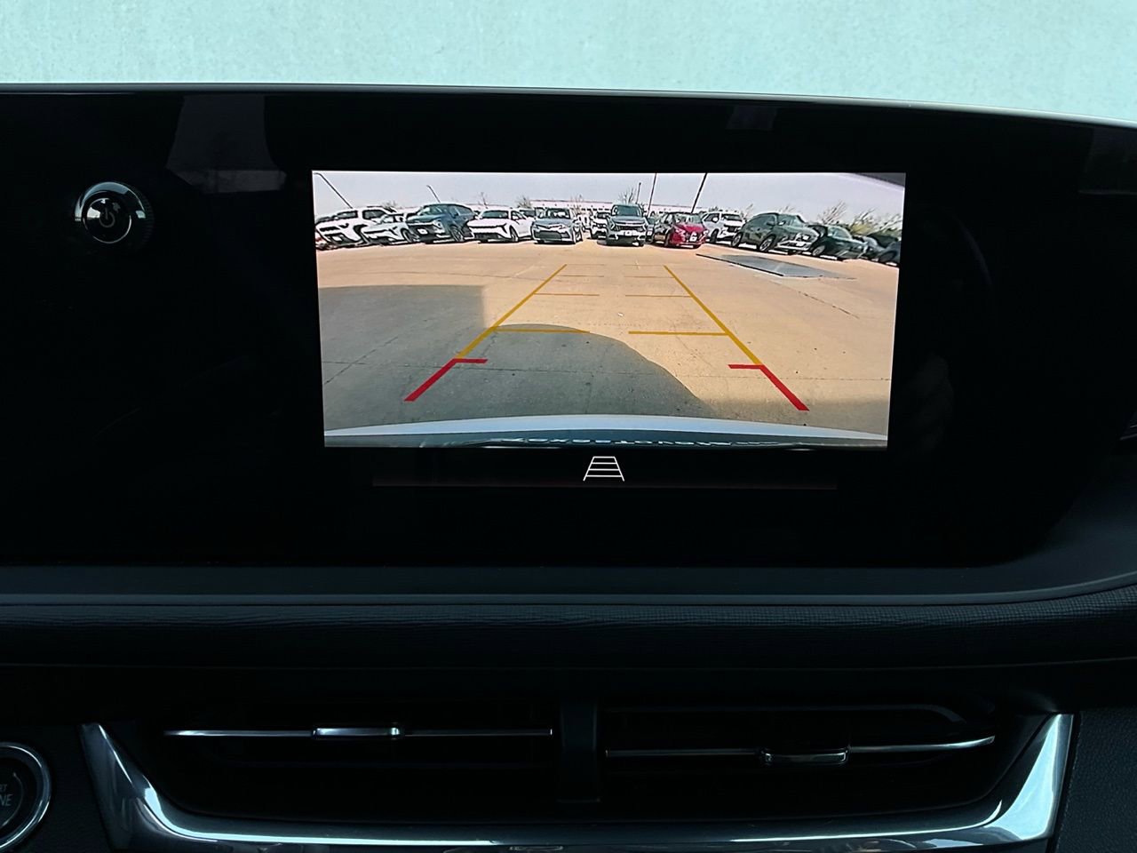 Used 2025 Buick Envista Preferred image 31