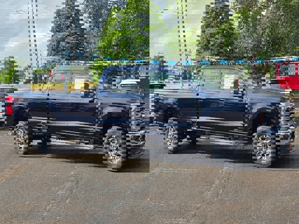 New 2025 Ford F350 Lariat w/ FX4 Off-Road Package image 2