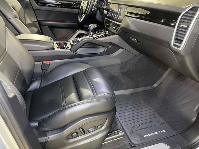 Certified 2023 Porsche Cayenne S AWD/4WD image 24