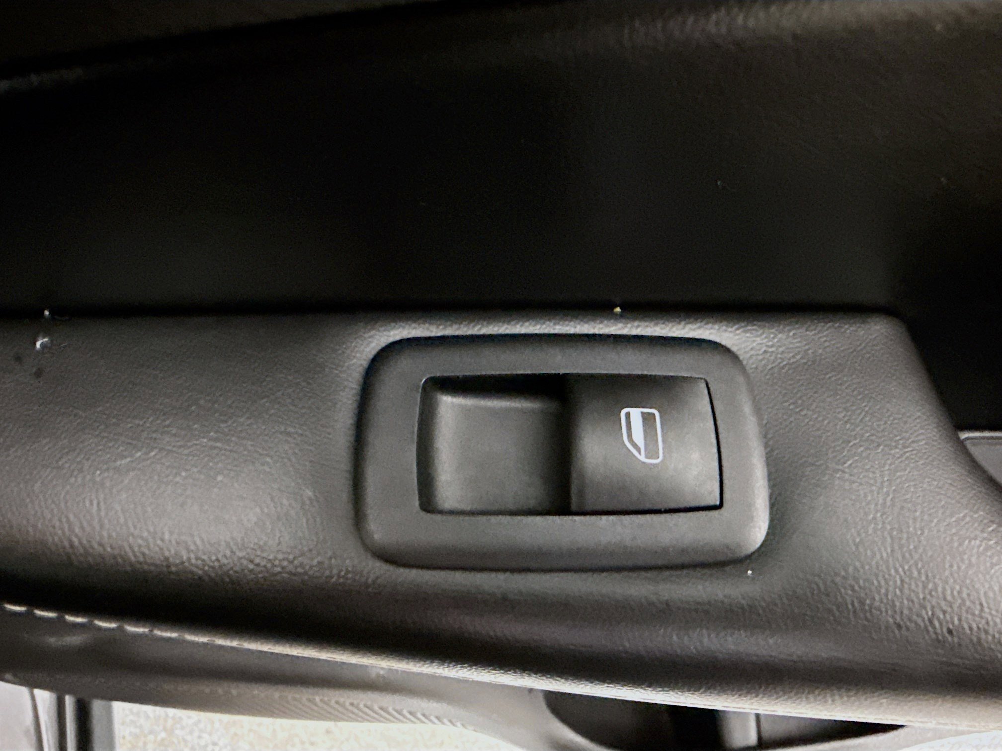 Used 2017 Jeep Grand Cherokee Limited image 31