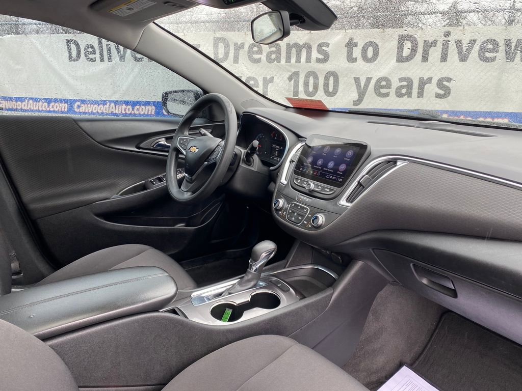 Used 2021 Chevrolet Malibu LT image 16
