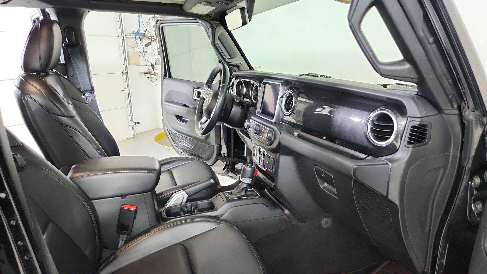 Used 2021 Jeep Wrangler Unlimited Sahara AWD/4WD image 26