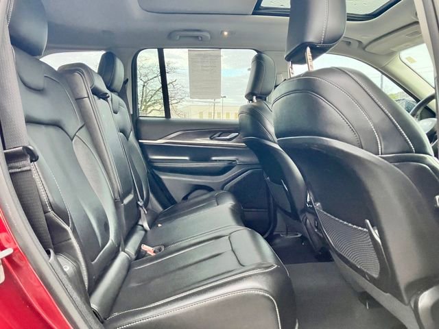 Used 2024 Jeep Grand Cherokee Limited image 17