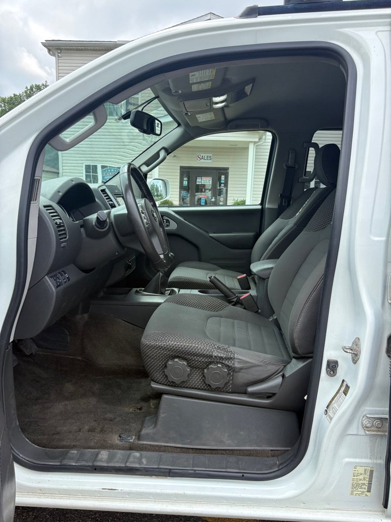 Used 2016 Nissan Frontier PRO-4X AWD/4WD image 9