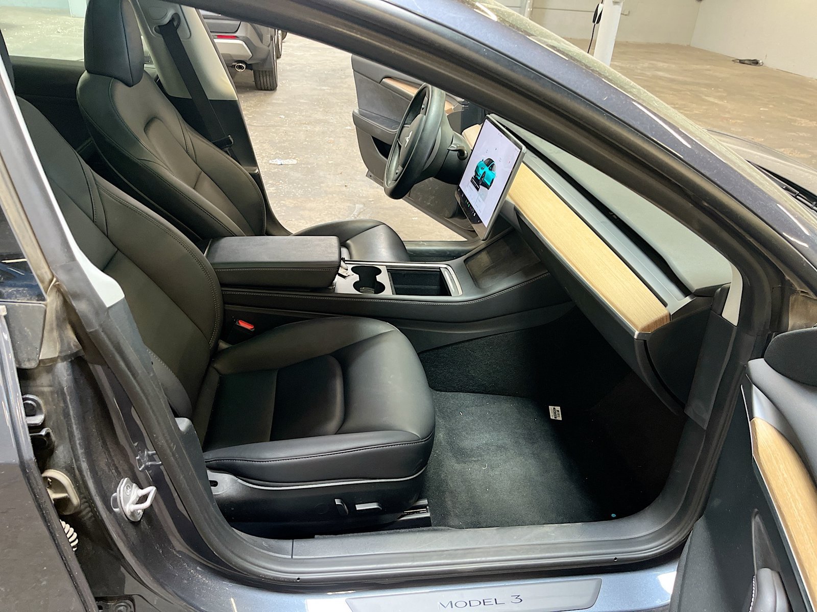 Used 2023 Tesla Model 3 Standard Range RWD image 28