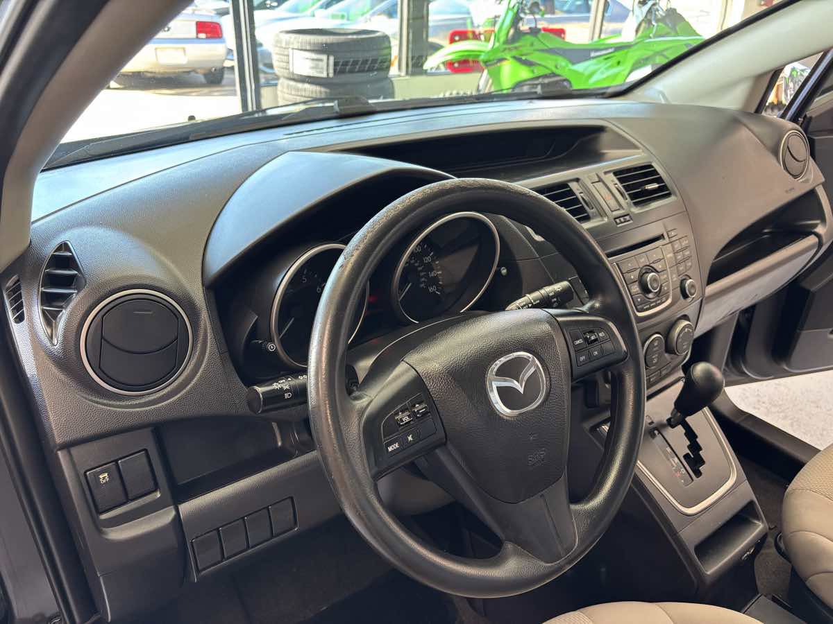 Used 2014 MAZDA MAZDA5 Sport image 14