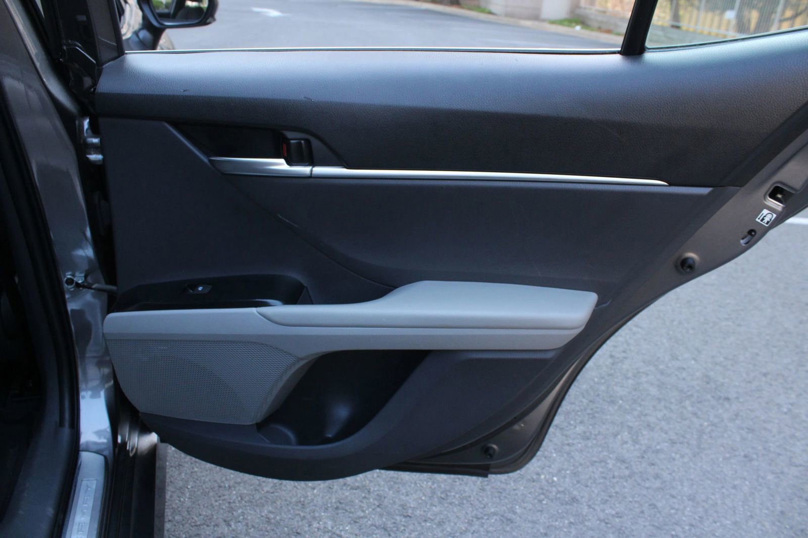 Used 2019 Toyota Camry LE FWD image 24