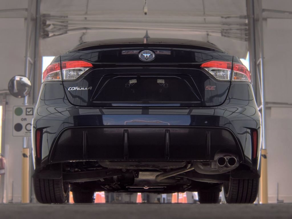 Used 2025 Toyota Corolla SE FWD image 5