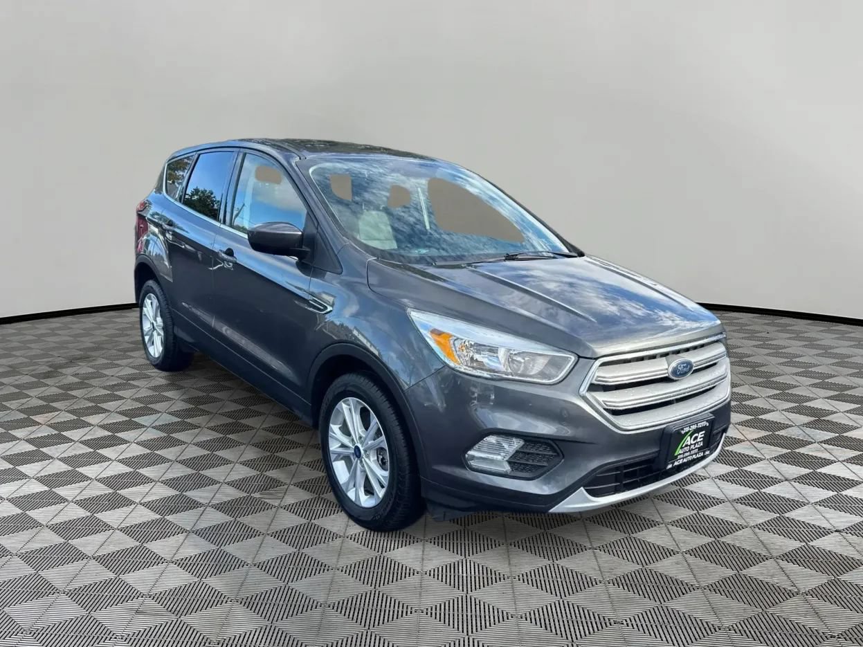 Used 2019 Ford Escape SE AWD/4WD image 1