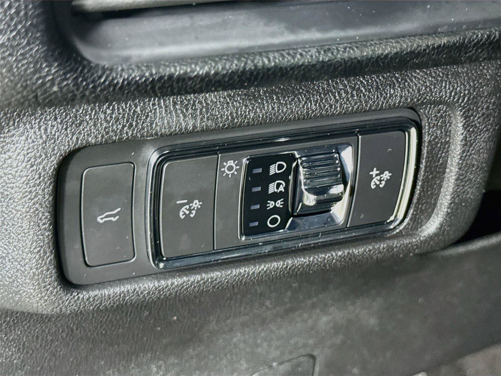 Used 2022 Lincoln Corsair AWD w/ Premium Package image 12