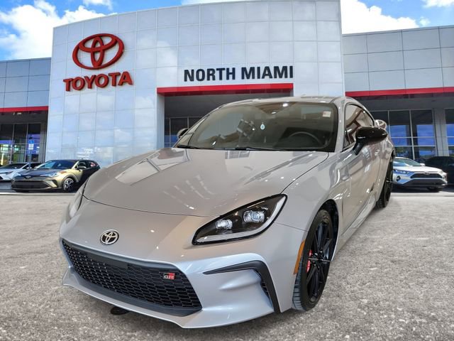 Used 2025 Toyota GR86 Premium image 2
