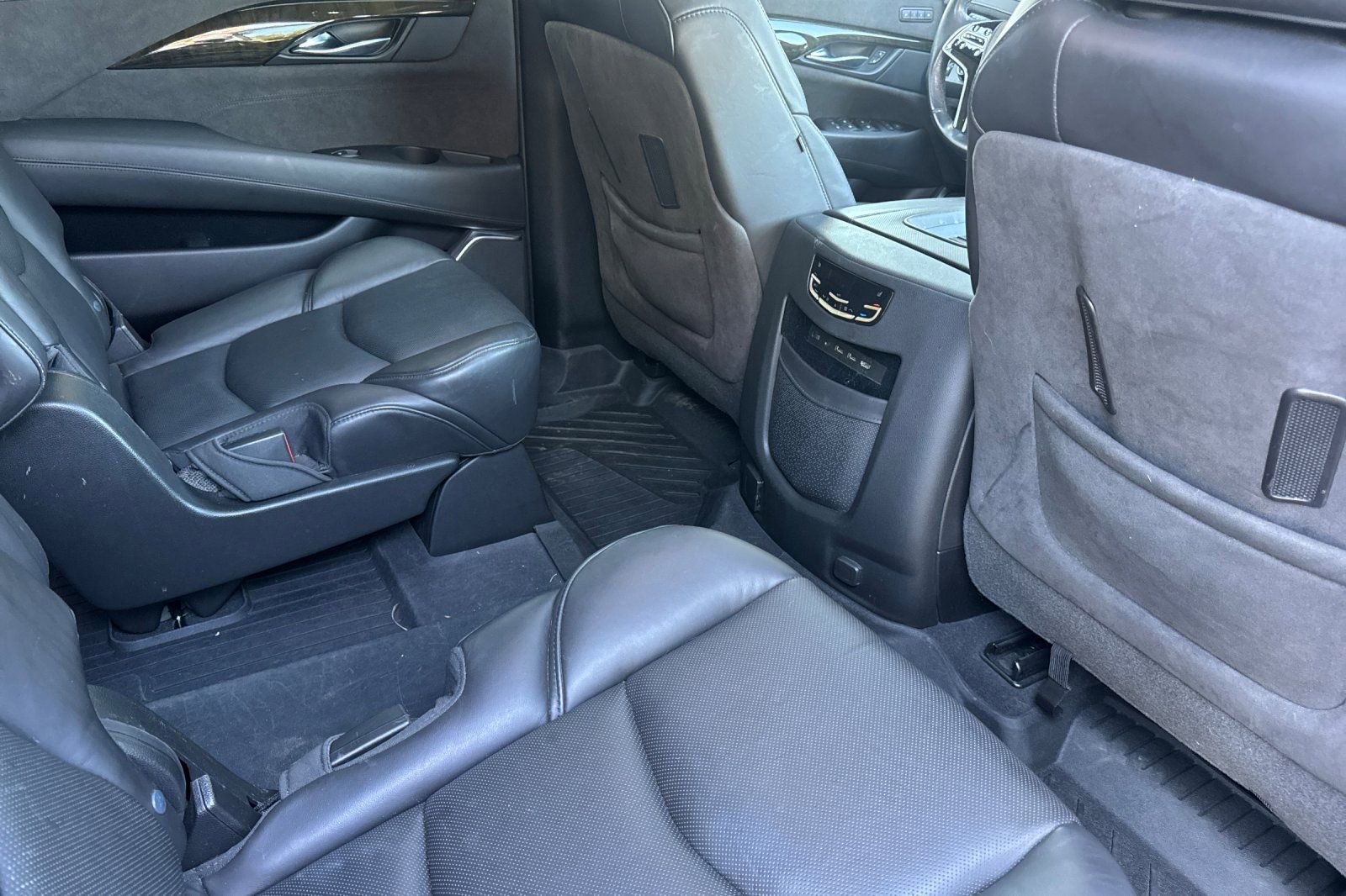 Used 2019 Cadillac Escalade ESV Platinum image 20