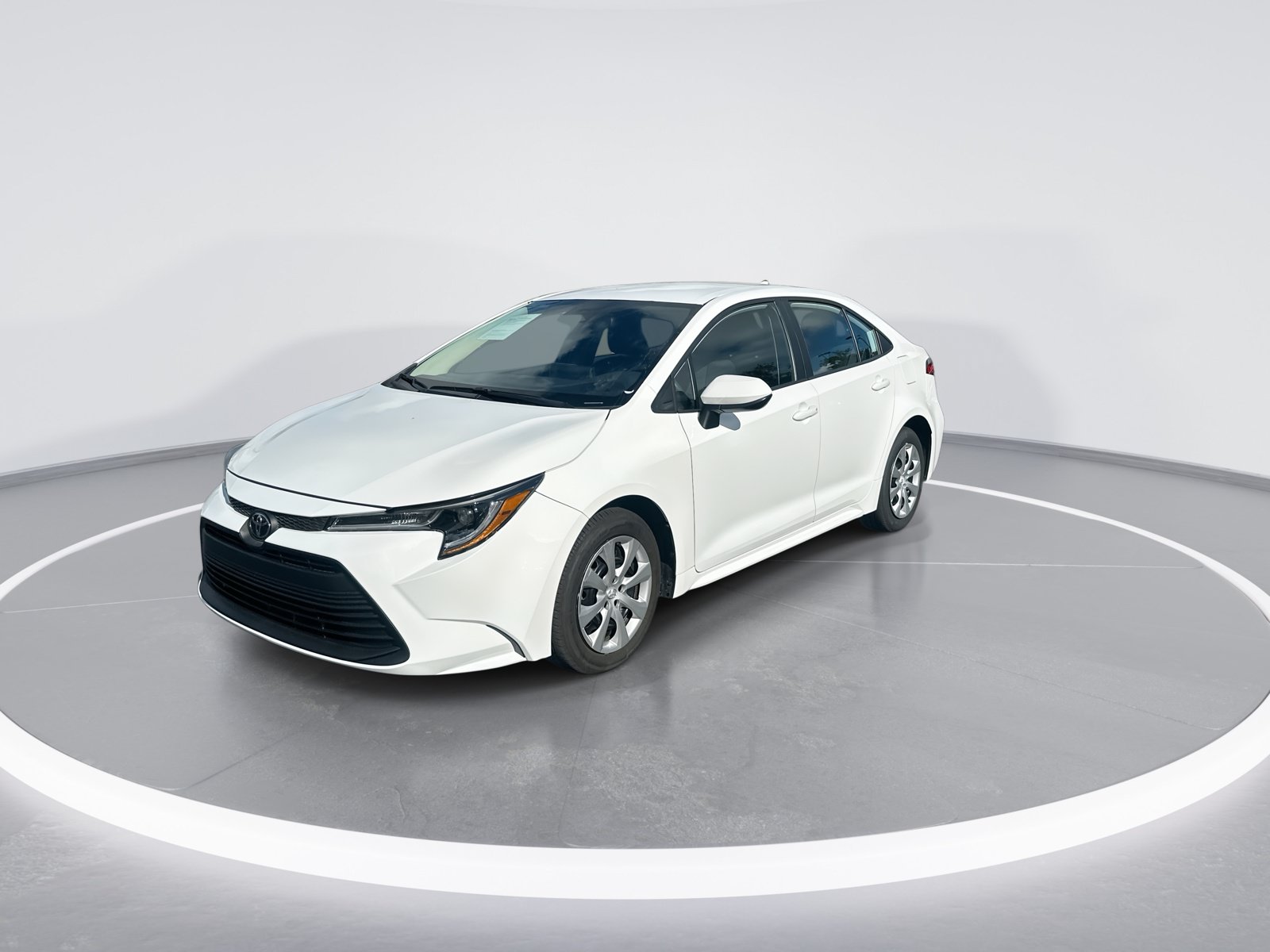 Used 2026 Toyota Corolla LE FWD image 5