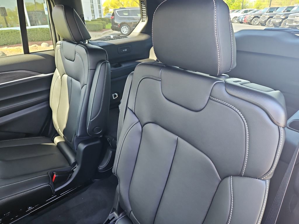 New 2025 Jeep Grand Cherokee L Limited w/ Trailer Tow Package image 25