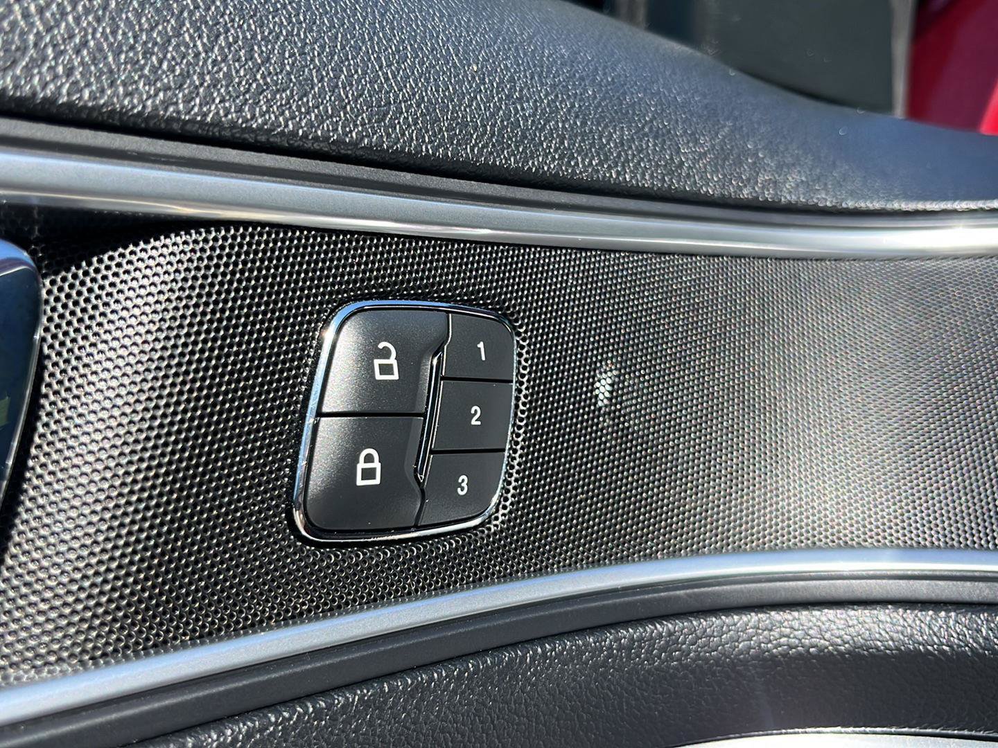 Used 2018 Ford Explorer Limited FWD image 13