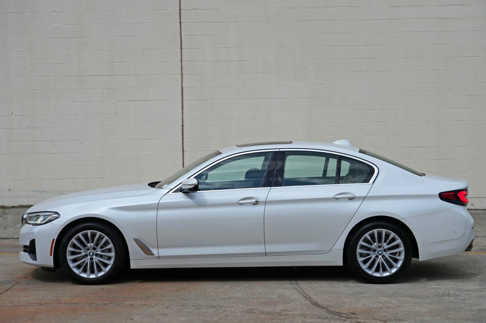 Used 2021 BMW 530i w/ Convenience Package RWD image 51