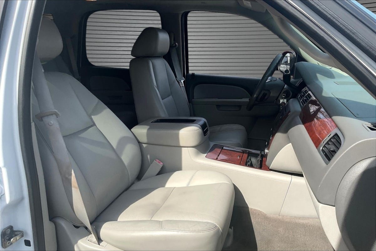 Used 2011 Chevrolet Tahoe LTZ AWD/4WD image 28