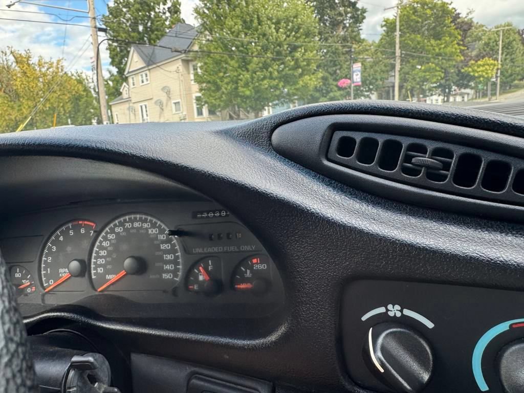 Used 1995 Chevrolet Camaro Z28 RWD image 13