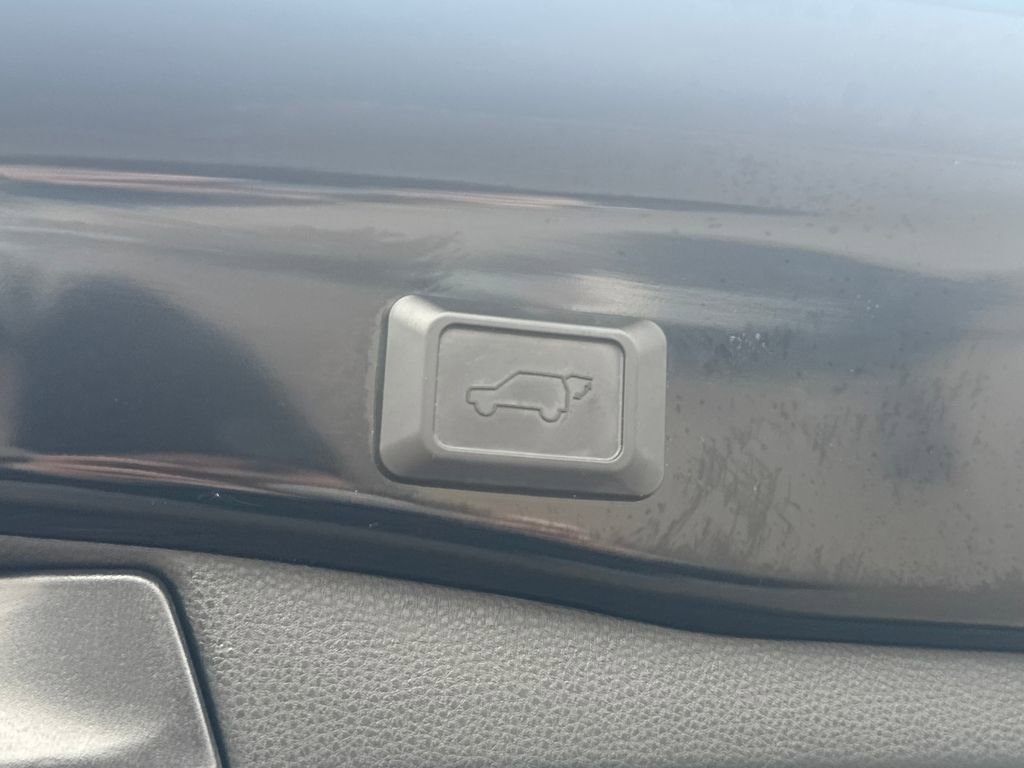 Used 2024 Toyota RAV4 XLE w/ Convenience Package image 6