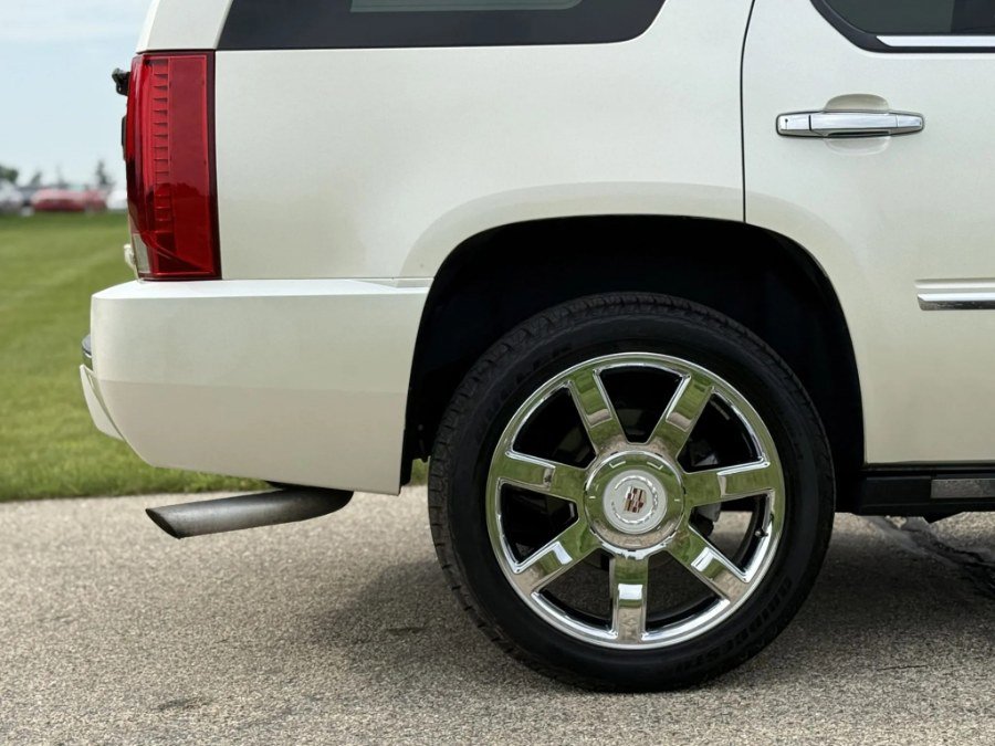 Used 2009 Cadillac Escalade Hybrid image 18