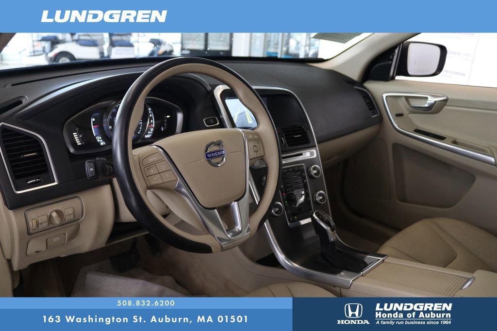 Used 2015 Volvo XC60 T6 w/ Proximity Package image 8