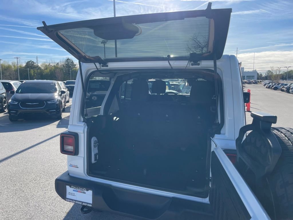 Used 2025 Jeep Wrangler Sport S image 26