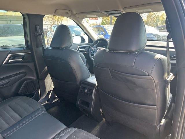 Used 2023 Mitsubishi Outlander SE image 31