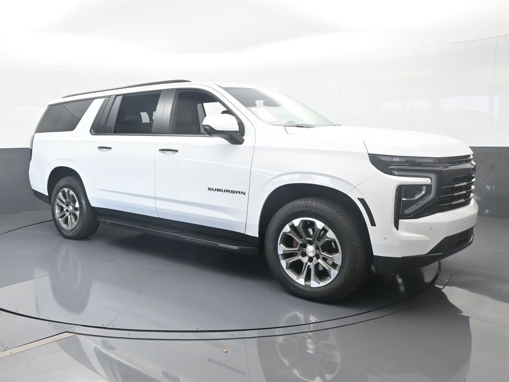 Used 2025 Chevrolet Suburban LT image 8