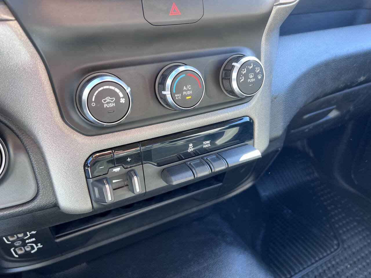 Used 2019 RAM 2500 Tradesman w/ Chrome Appearance Group image 20