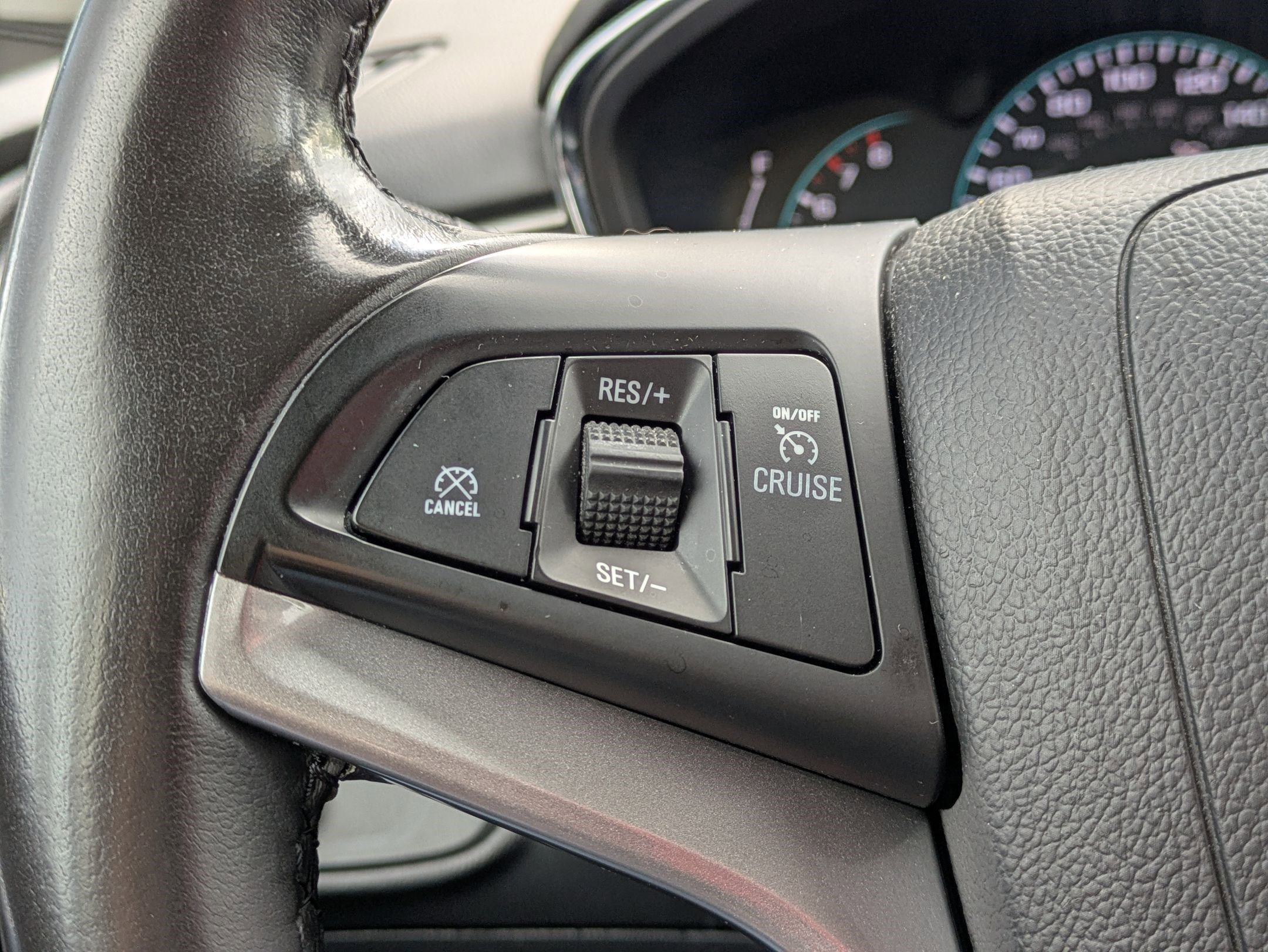 Used 2018 Chevrolet Trax LT w/ LT Convenience Package image 19