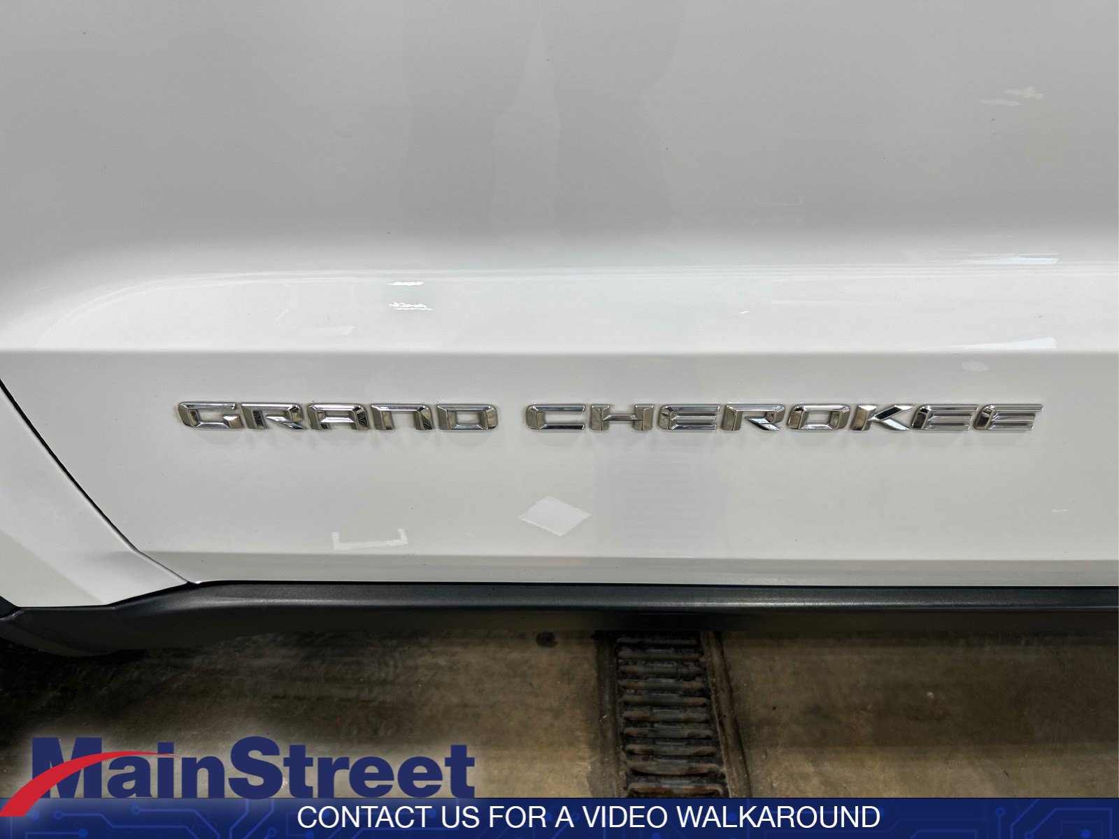 Used 2015 Jeep Grand Cherokee Limited AWD/4WD image 23