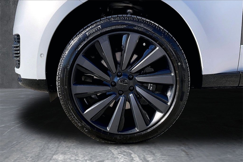 New 2026 Land Rover Range Rover SV image 13