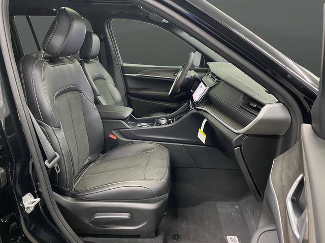 New 2026 Jeep Grand Cherokee Altitude image 33