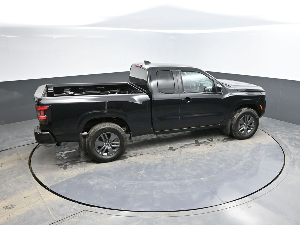 Used 2025 Nissan Frontier SV image 34